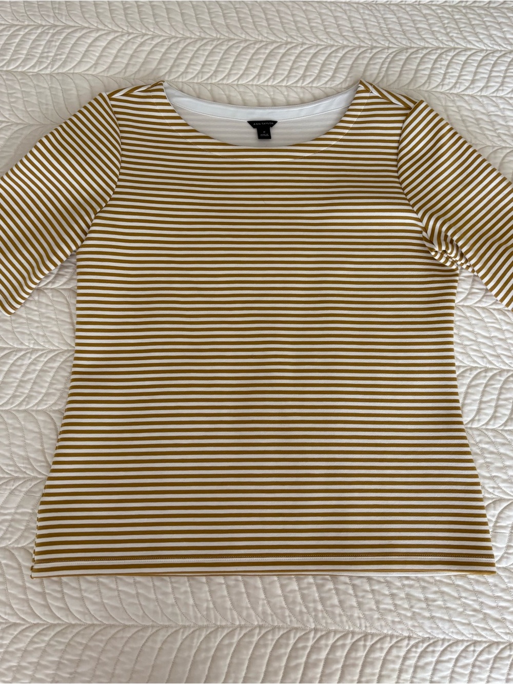 Ann Taylor Striped Short-Sleeve Crew Neck Top in Tan and White - Size M